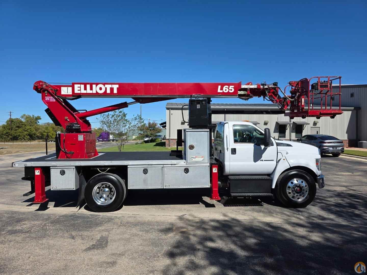 2022 Elliott L65R HiReach
