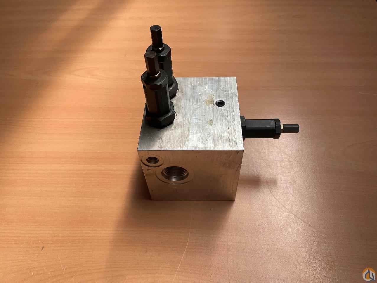 7926001290 - VALVE