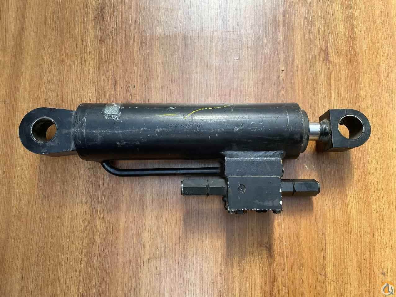 6372005424 - LEVELING CYLINDER
