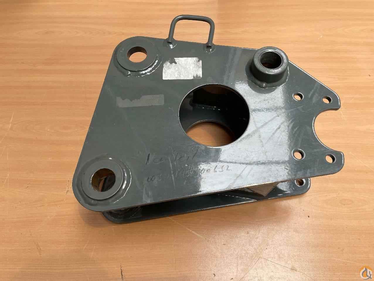 2145900632 - MAST WELDMENT