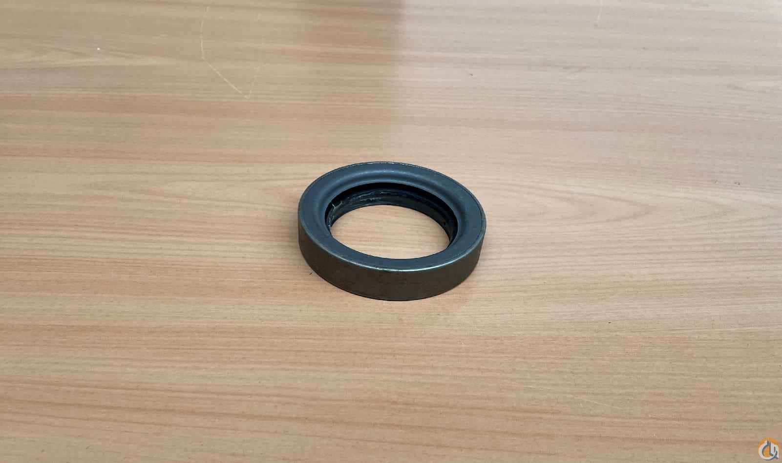 9049100225 - OIL SEAL