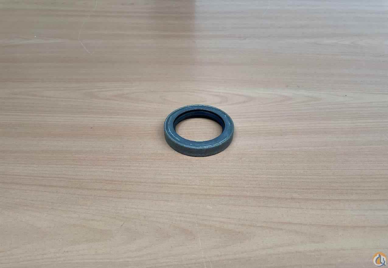 9049100488 - SEAL OIL
