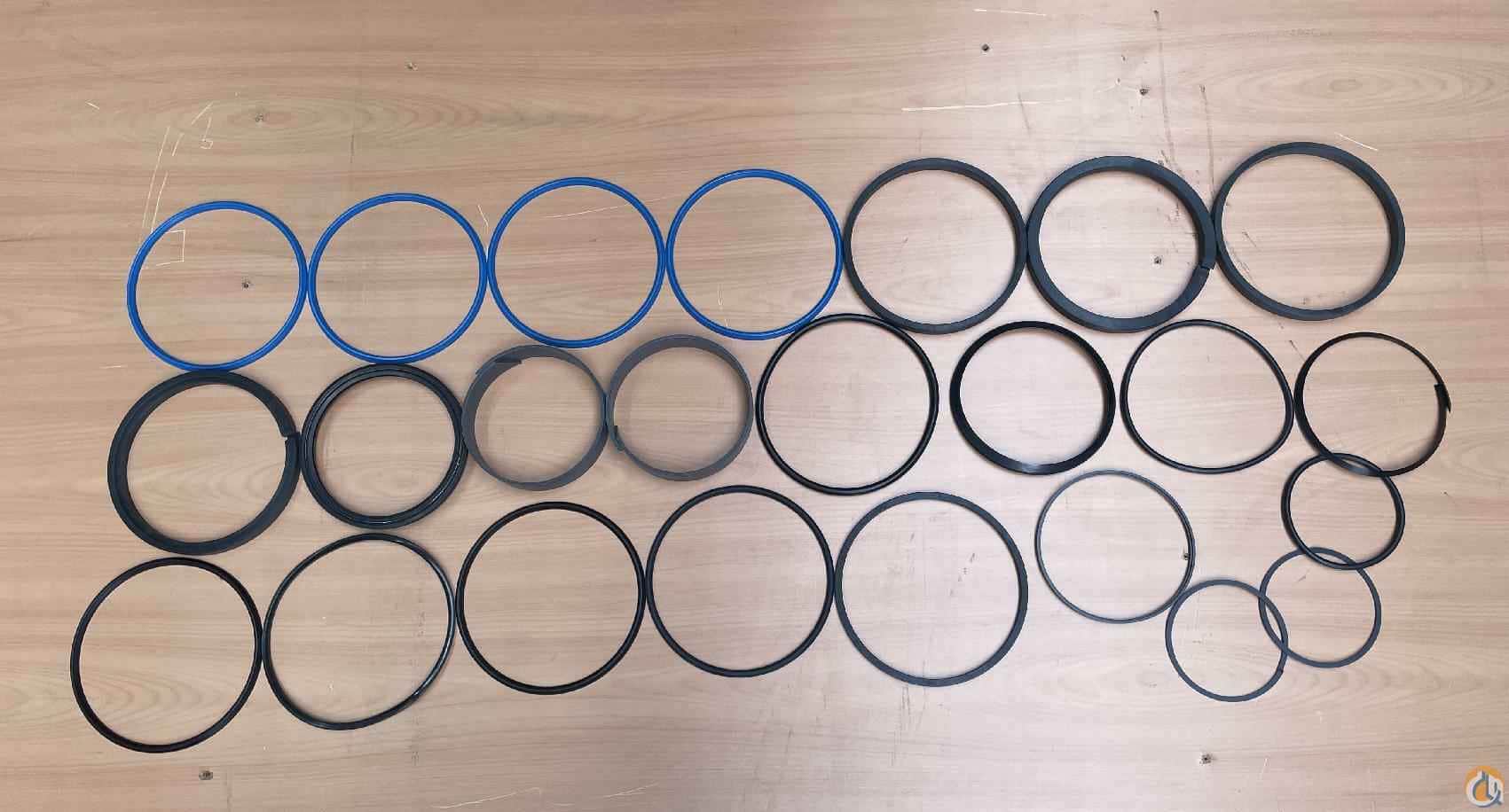 7373000125 - KIT, SEAL
