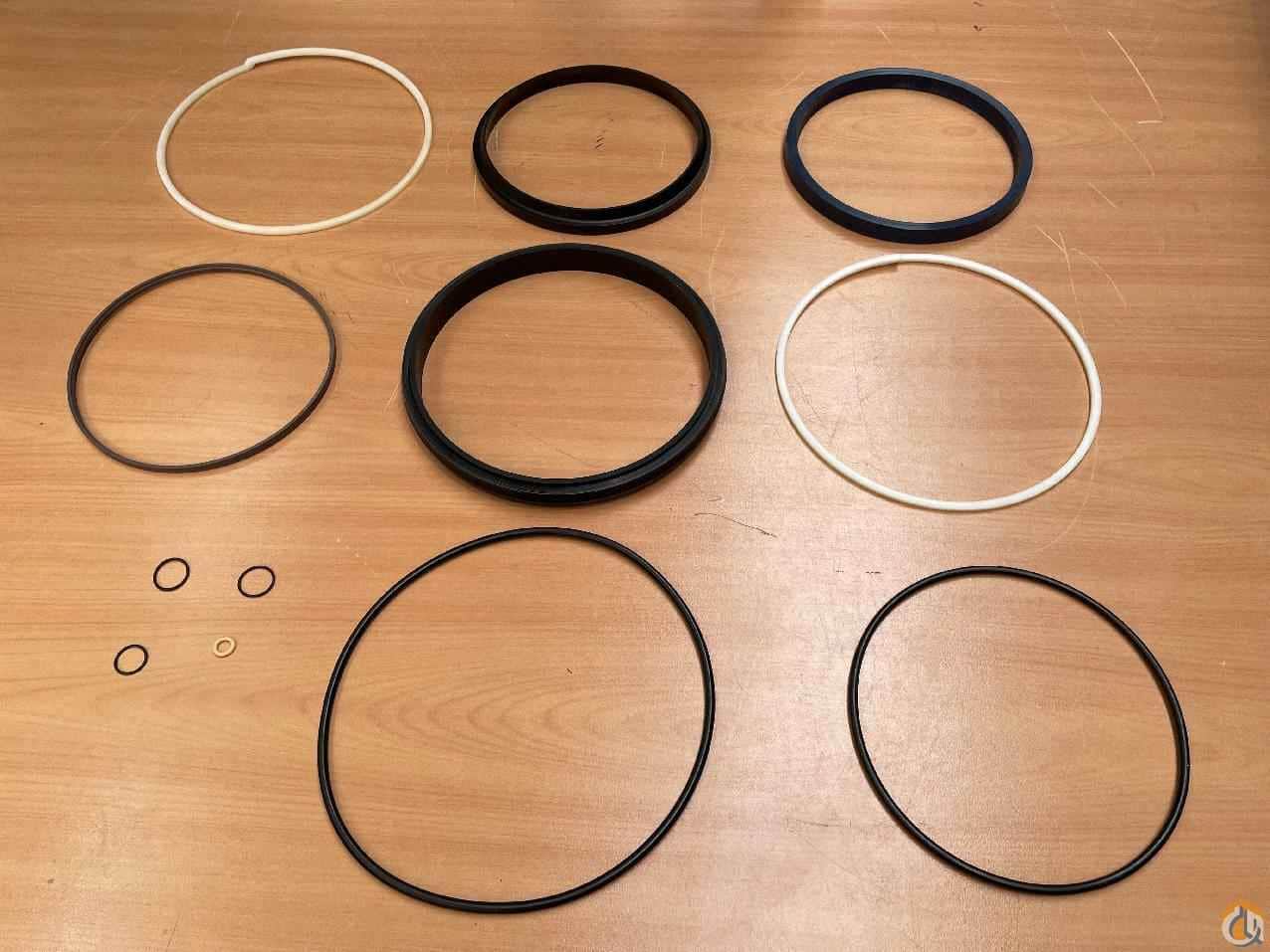 9752990384 - SEAL KIT.