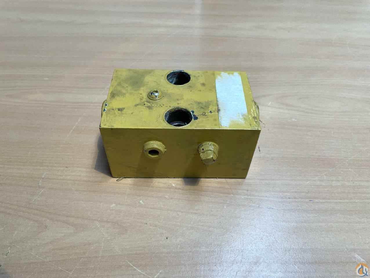 7926000055 - VALVE ASSY