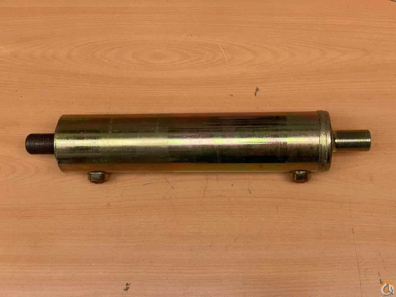 1681051 - STEERING CYLINDER