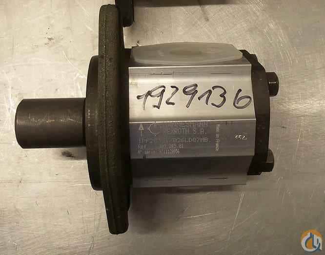 1929136 - GEARED PUMP
