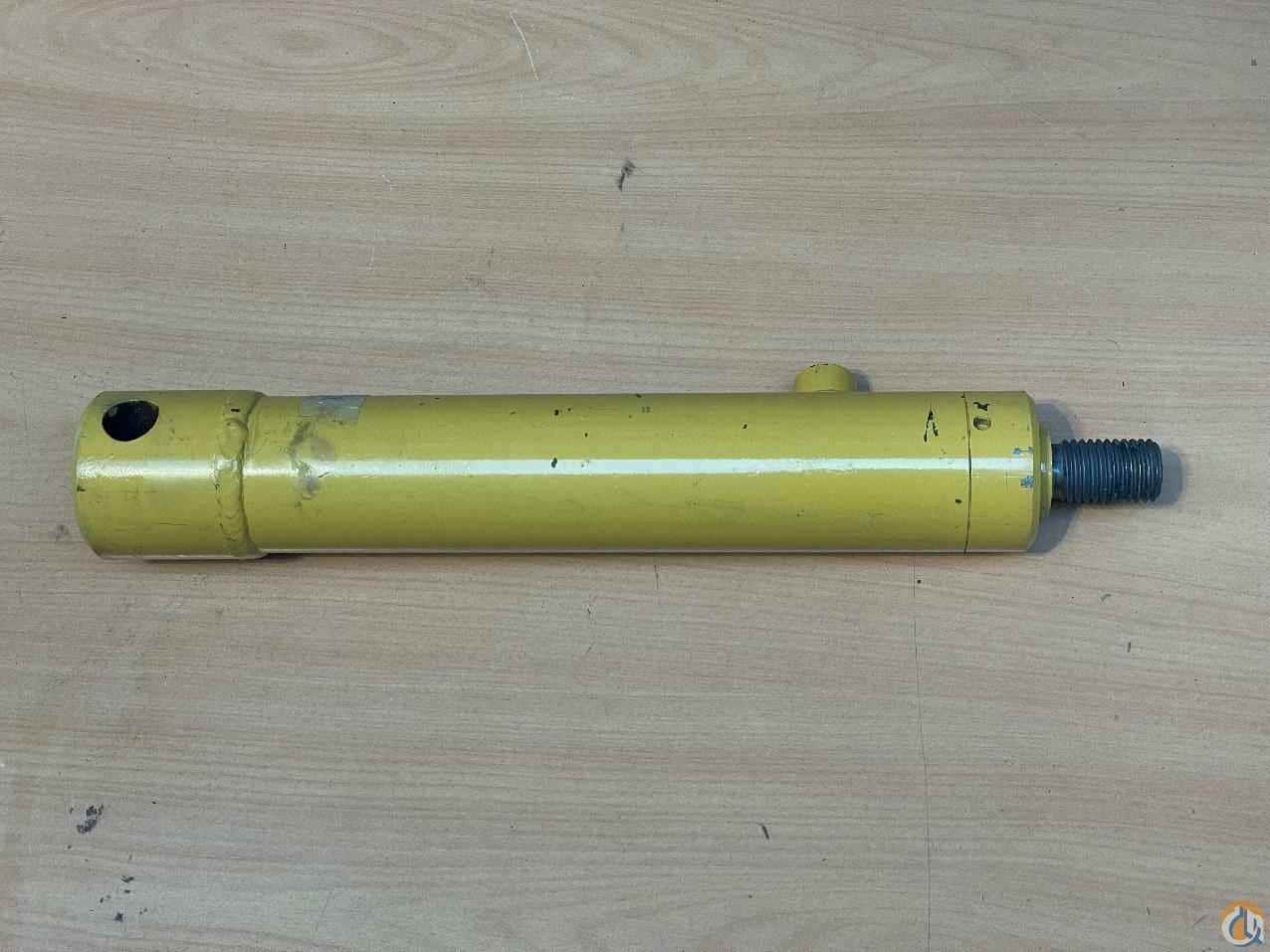8867585 - RAM-AXLELOCK