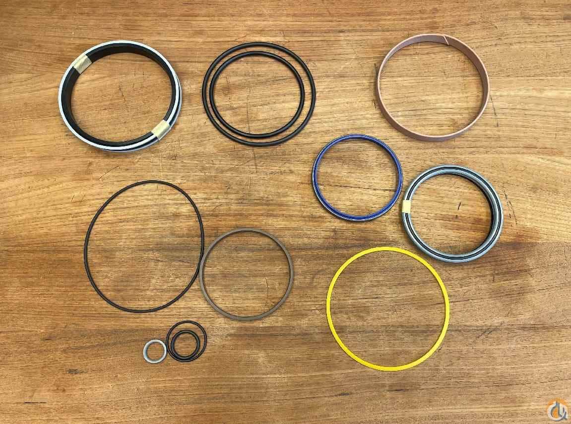 3319307 - SET OF SEALS