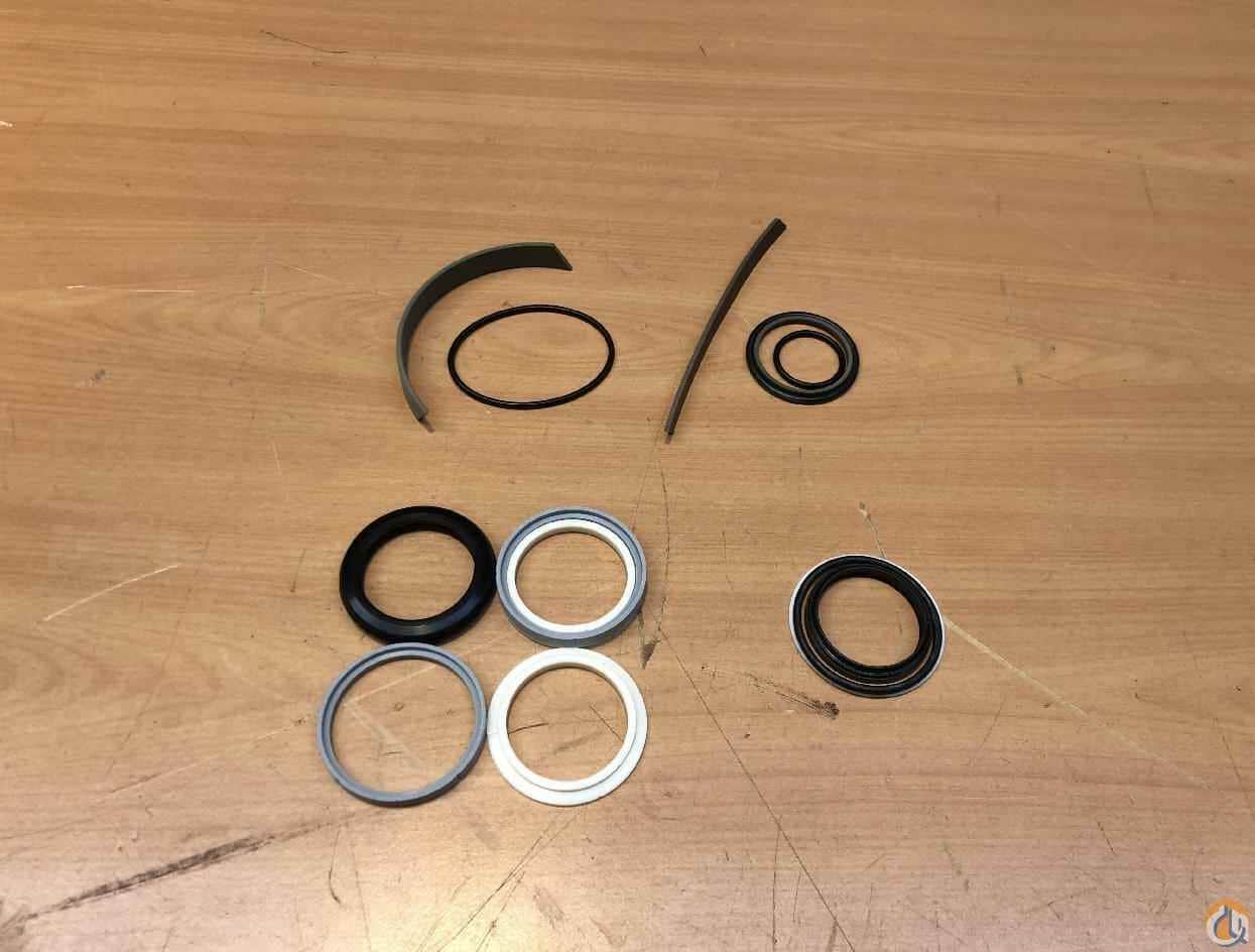 2309978 - SET OF SEALS