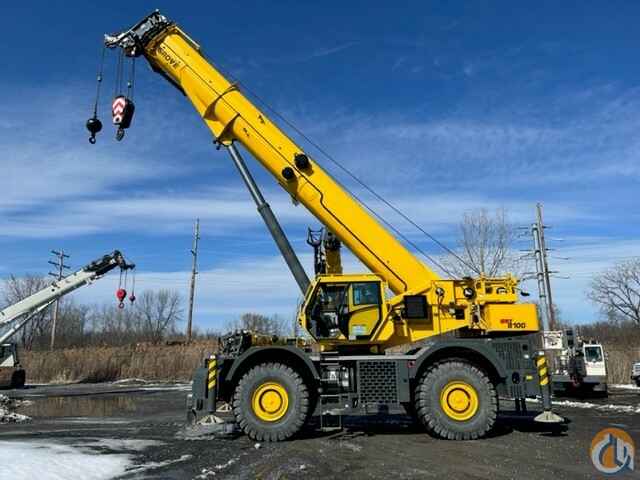 2019 Grove GRT8100
