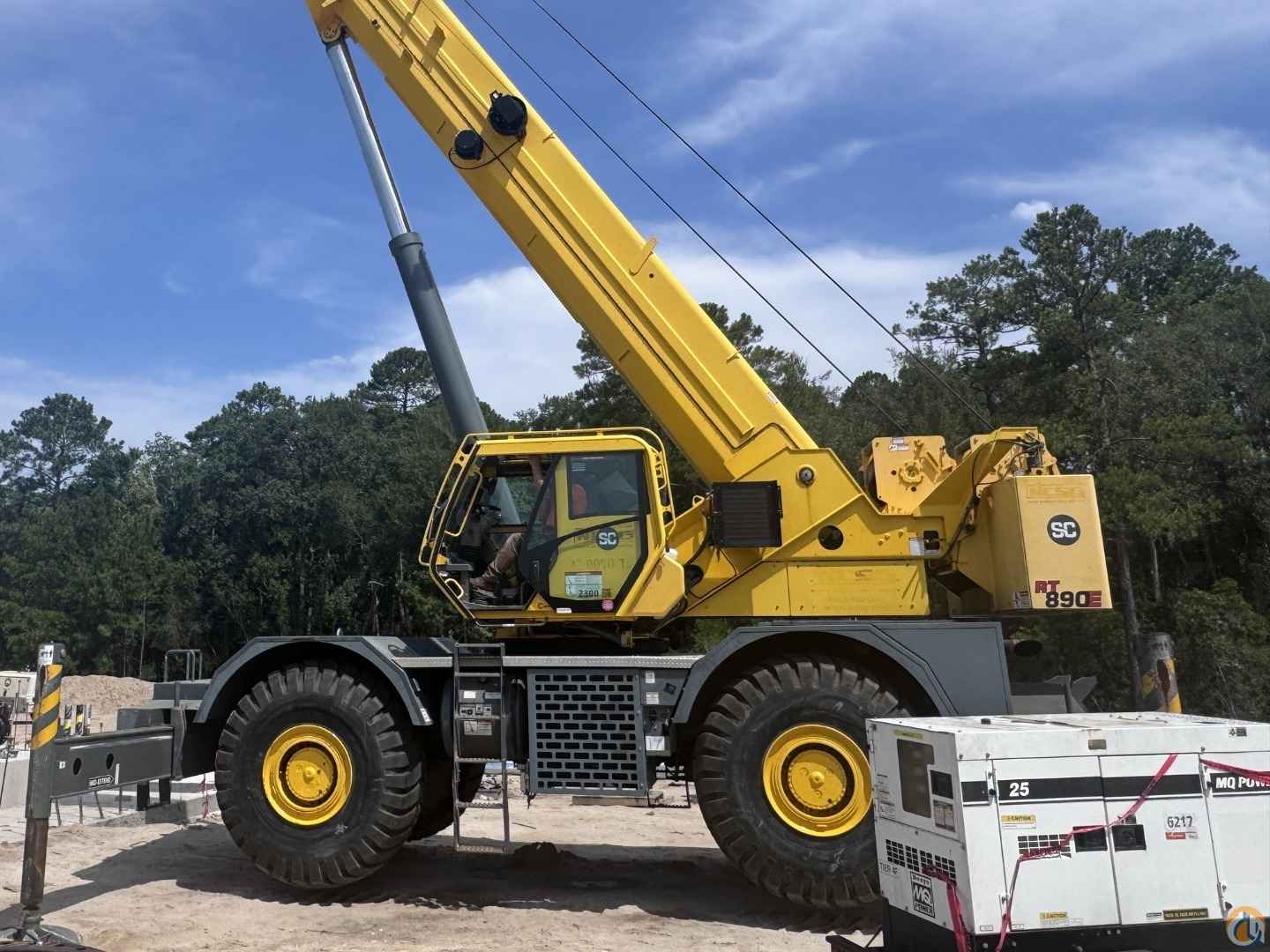 2012 Grove RT890E
