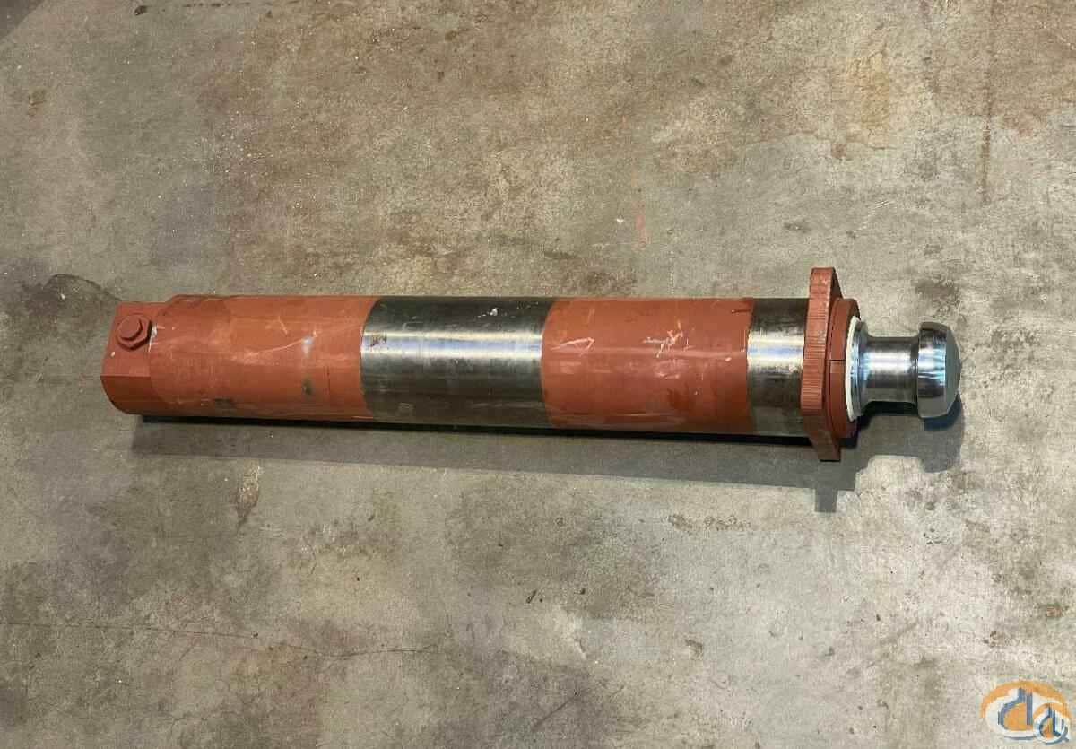 2310659 - OUTRIGGER CYLINDER (HENGSTLER)