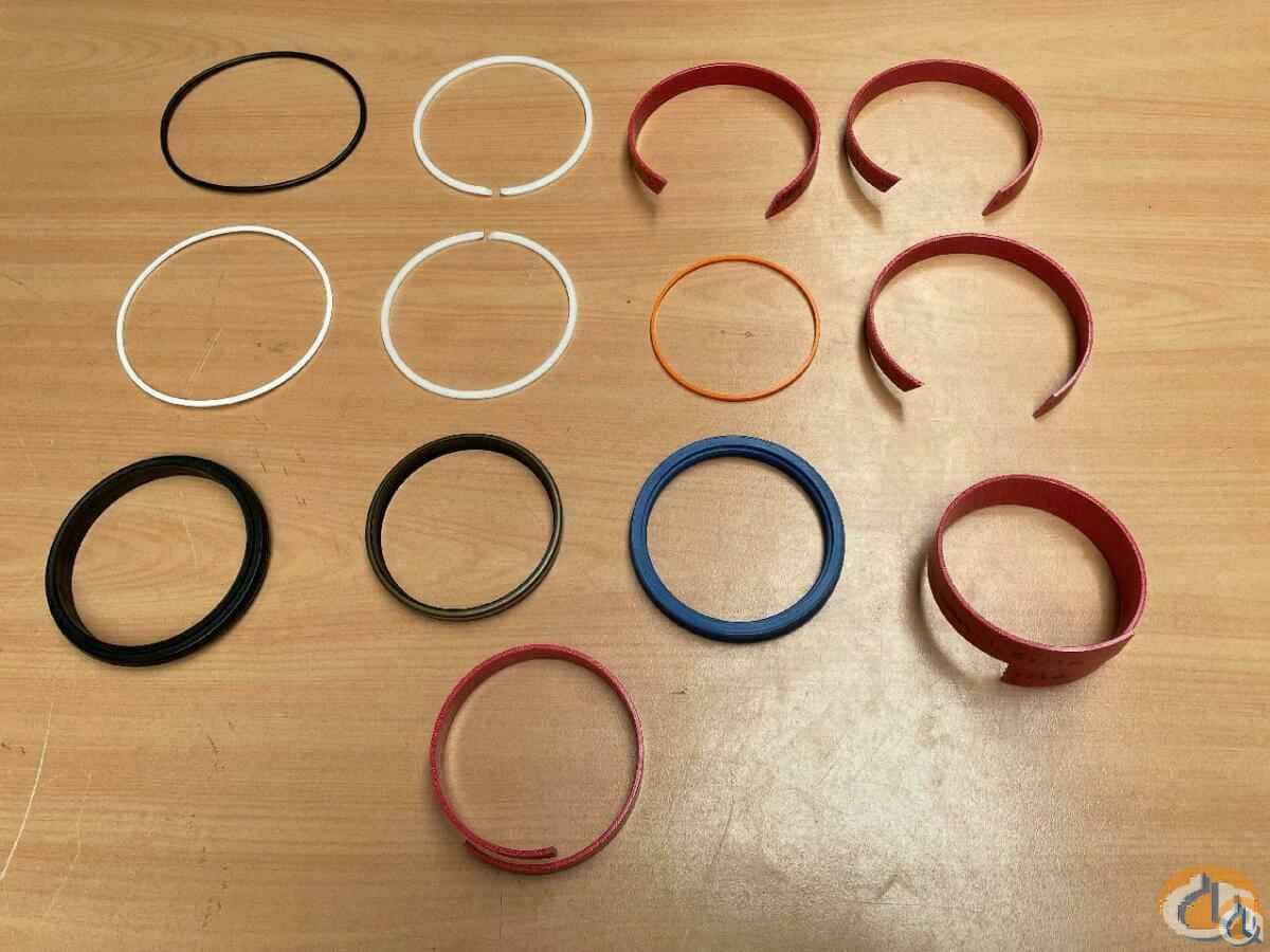 2312307 - SEAL KIT FOR OUTRIGGER CYLINDER