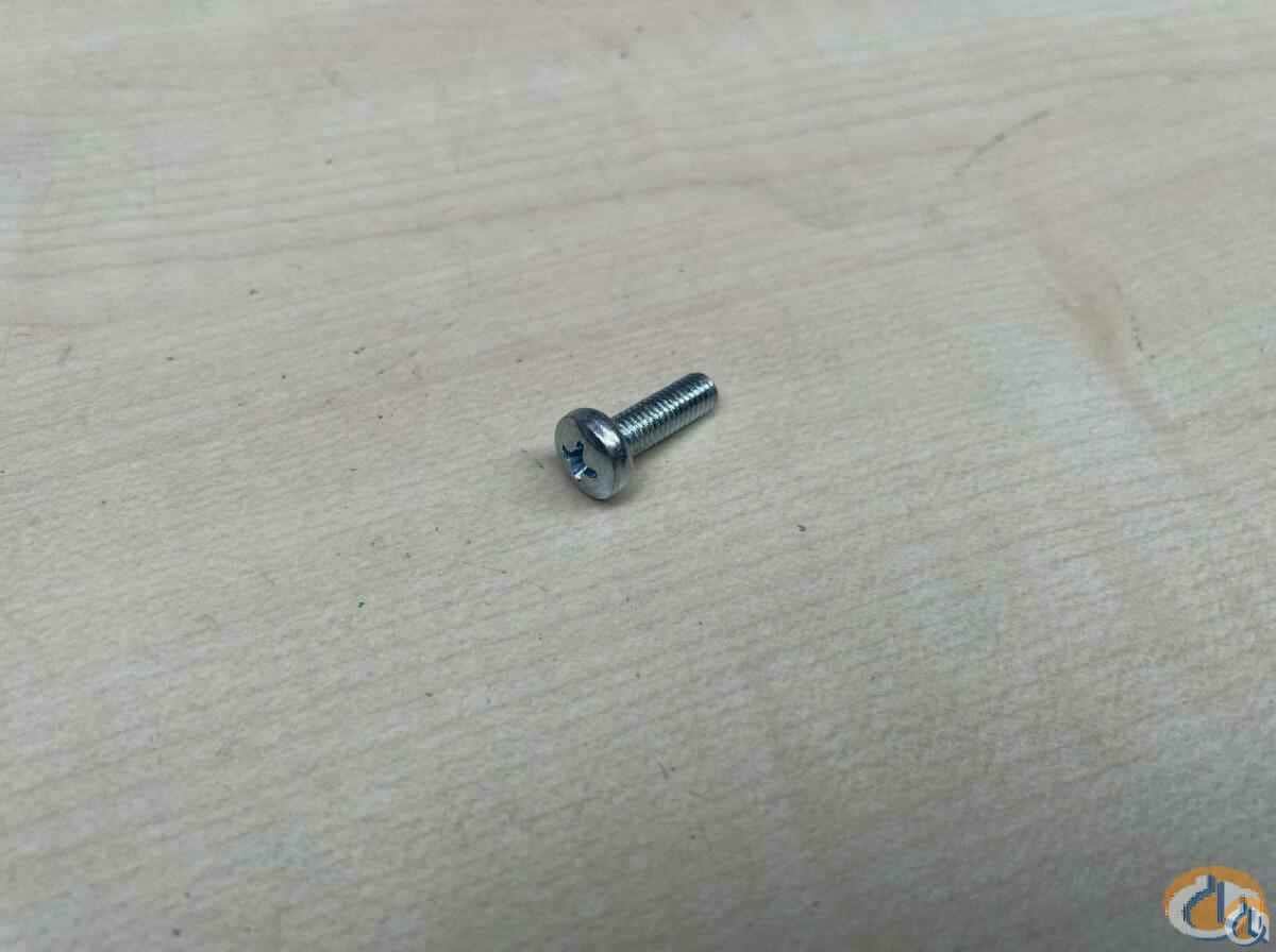 1147977 - PAN HEAD SCREW