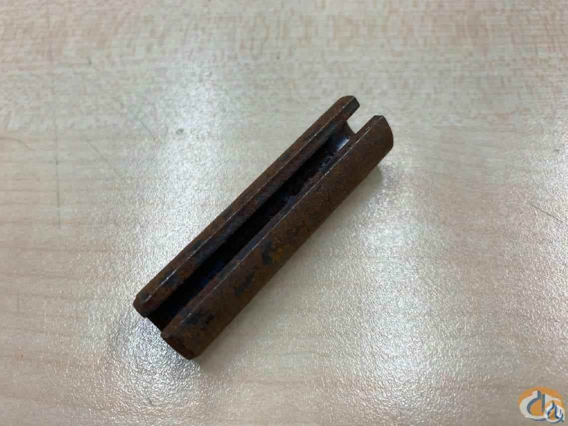 1577359 - DOWEL PIN
