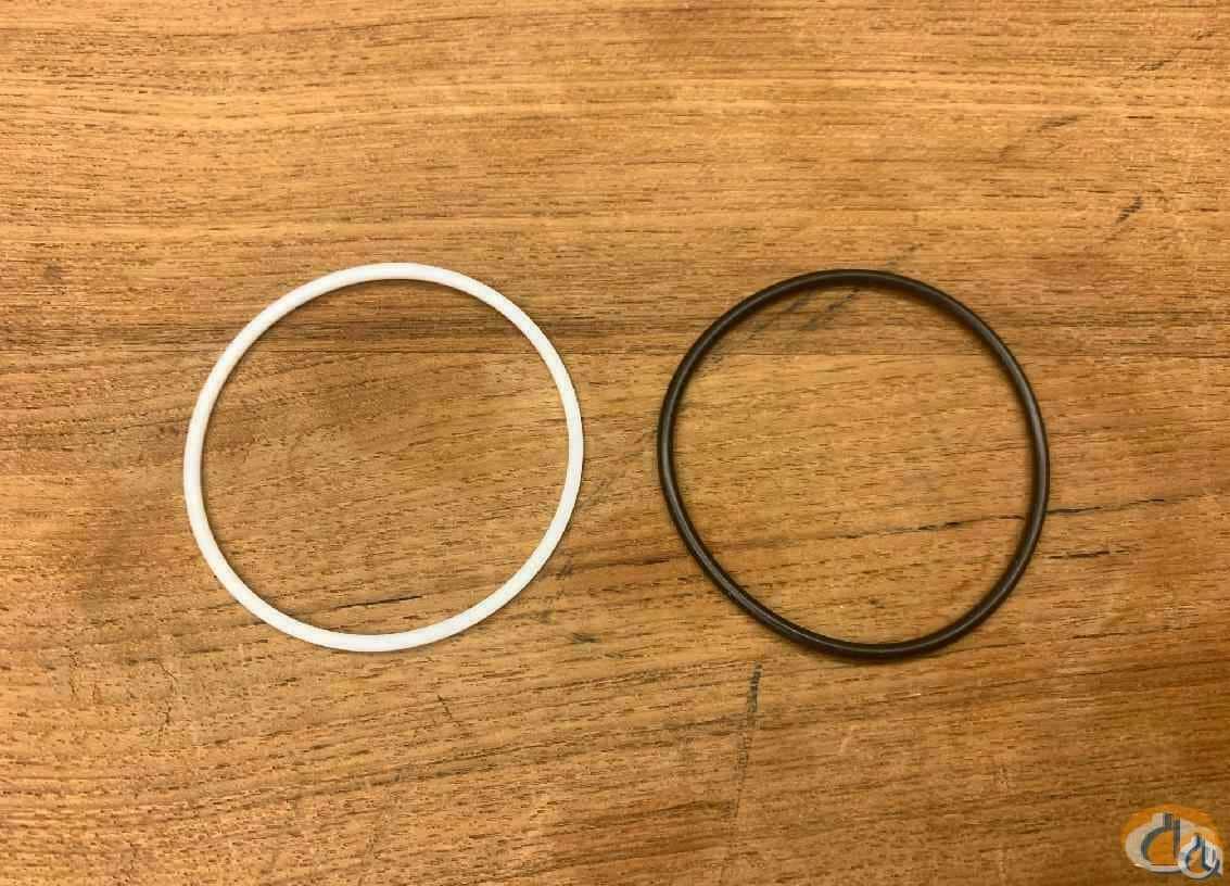 3326049 - SET OF SEALS FOR HOUSING