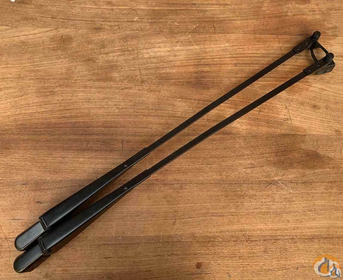 3328785 - PARALLEL WIPER ARM L 700