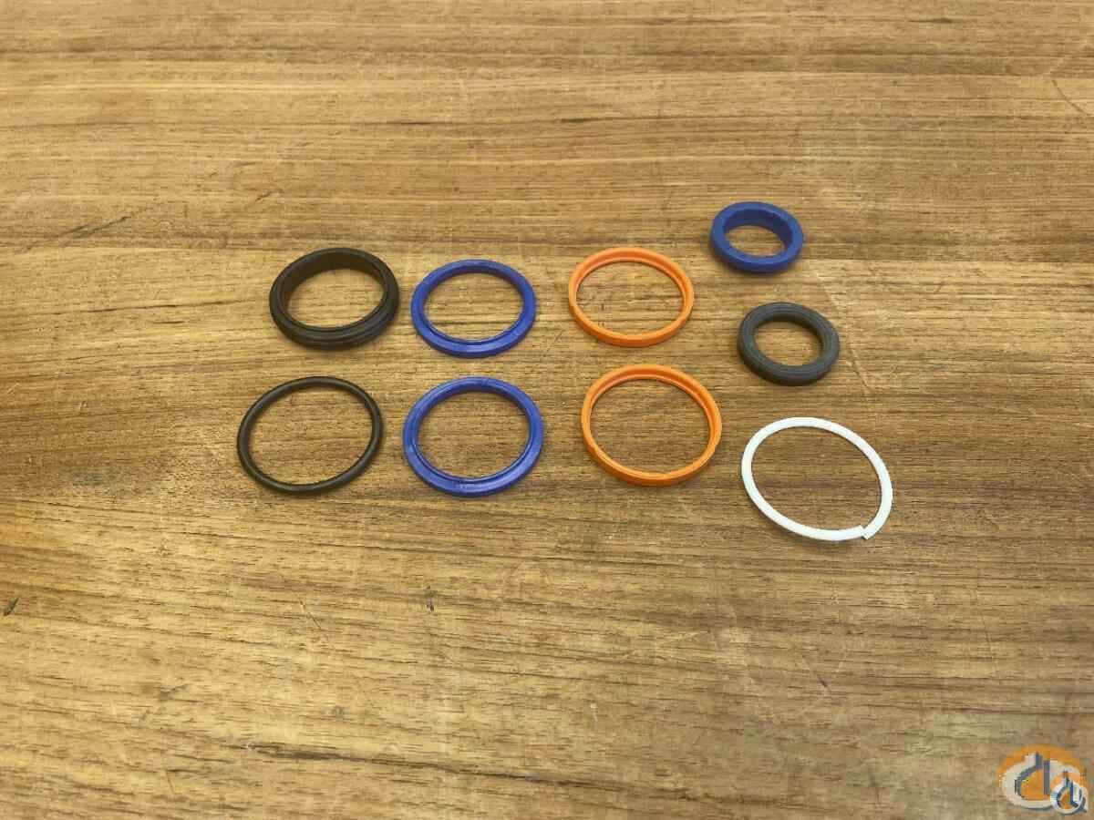 3316894 - SET OF SEALS