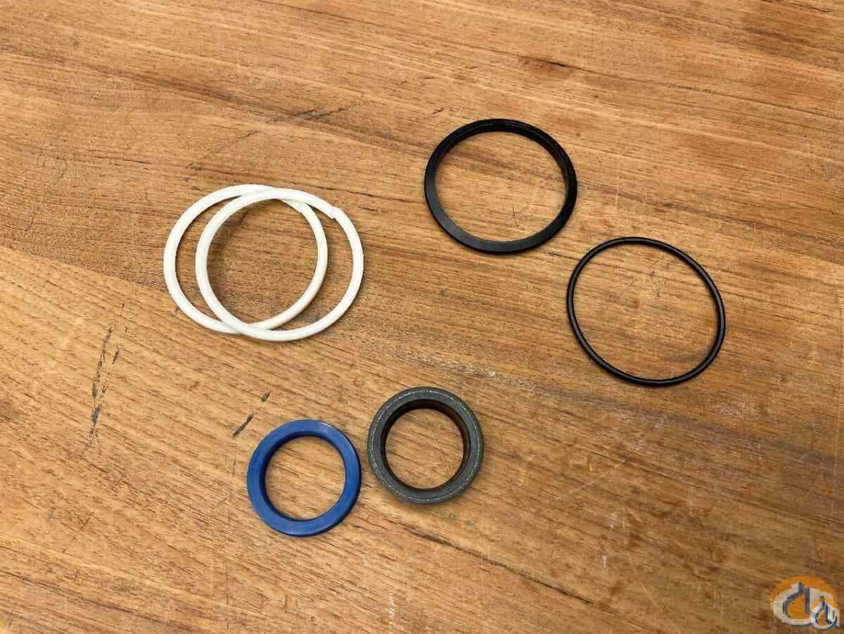 1368016 - GASKET SET
