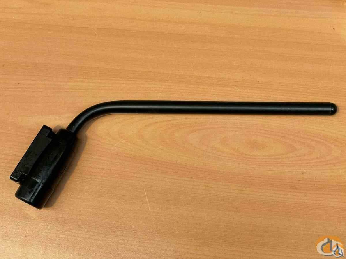 8738670 - ARM BRACKET