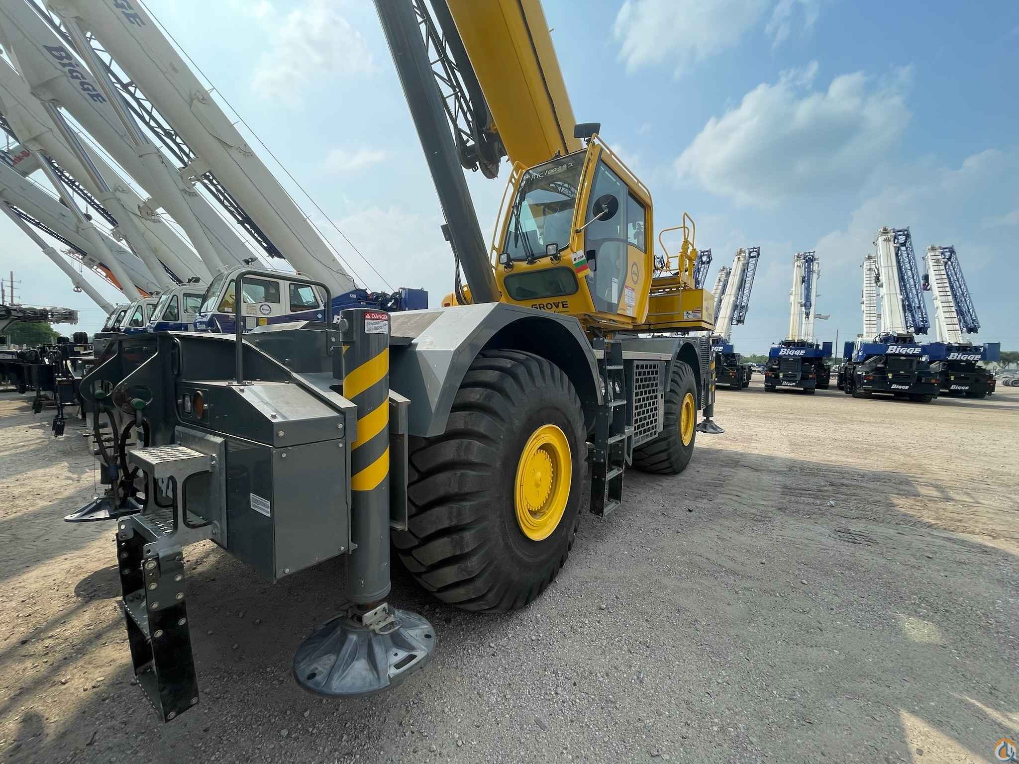 2019 Grove GRT8100