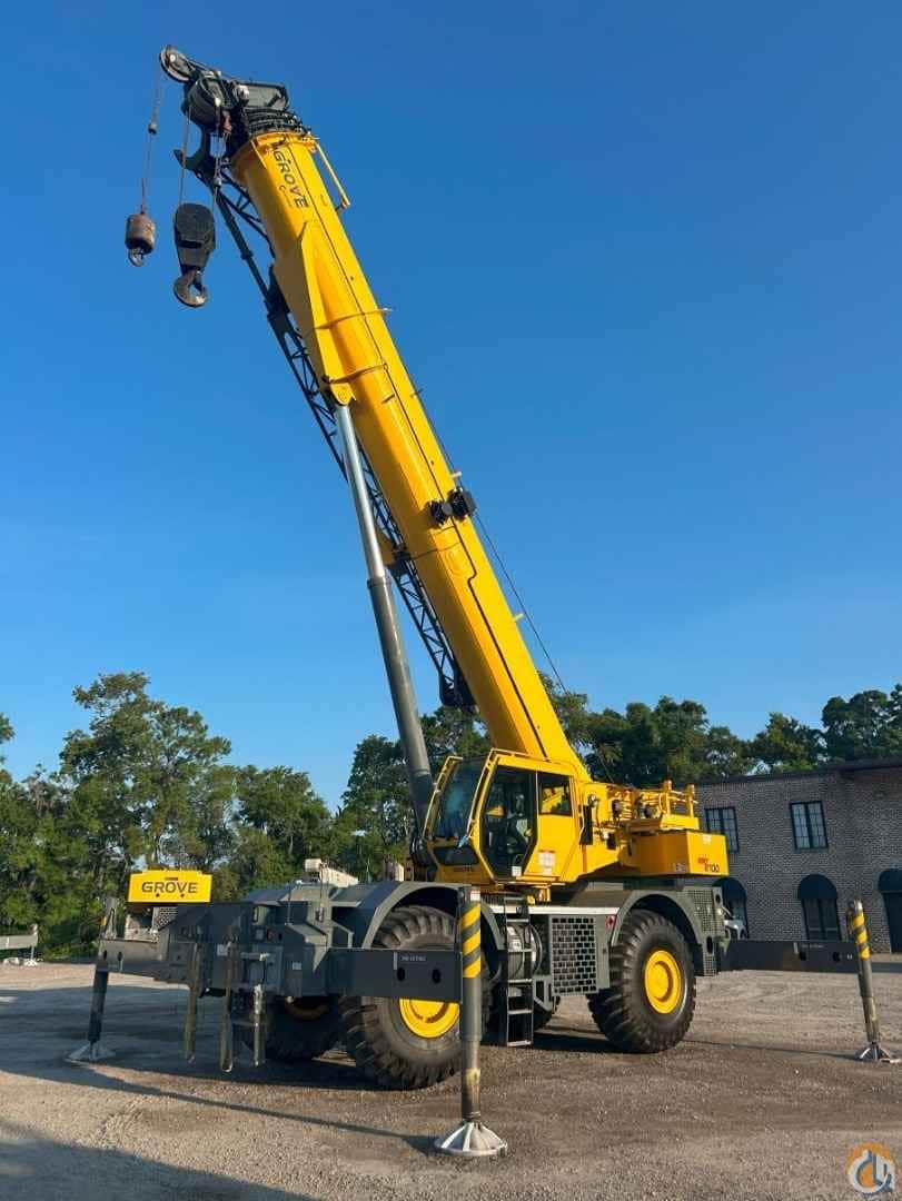 2017 Grove GRT8100
