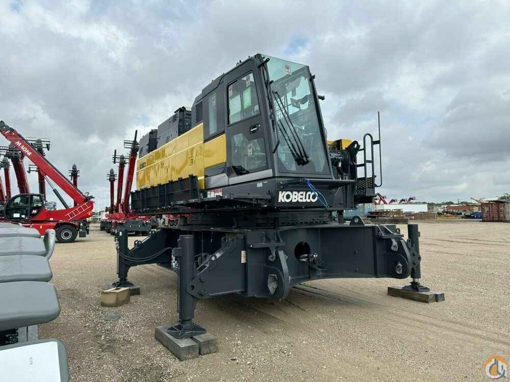 2019 Grove GRT8100
