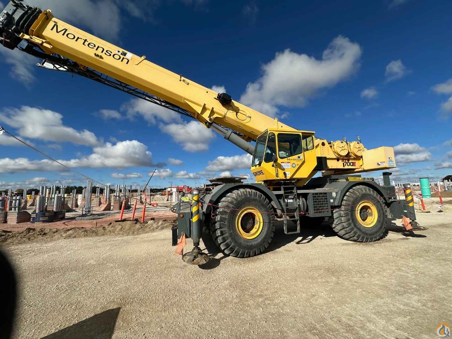 2002 Grove RT700E
