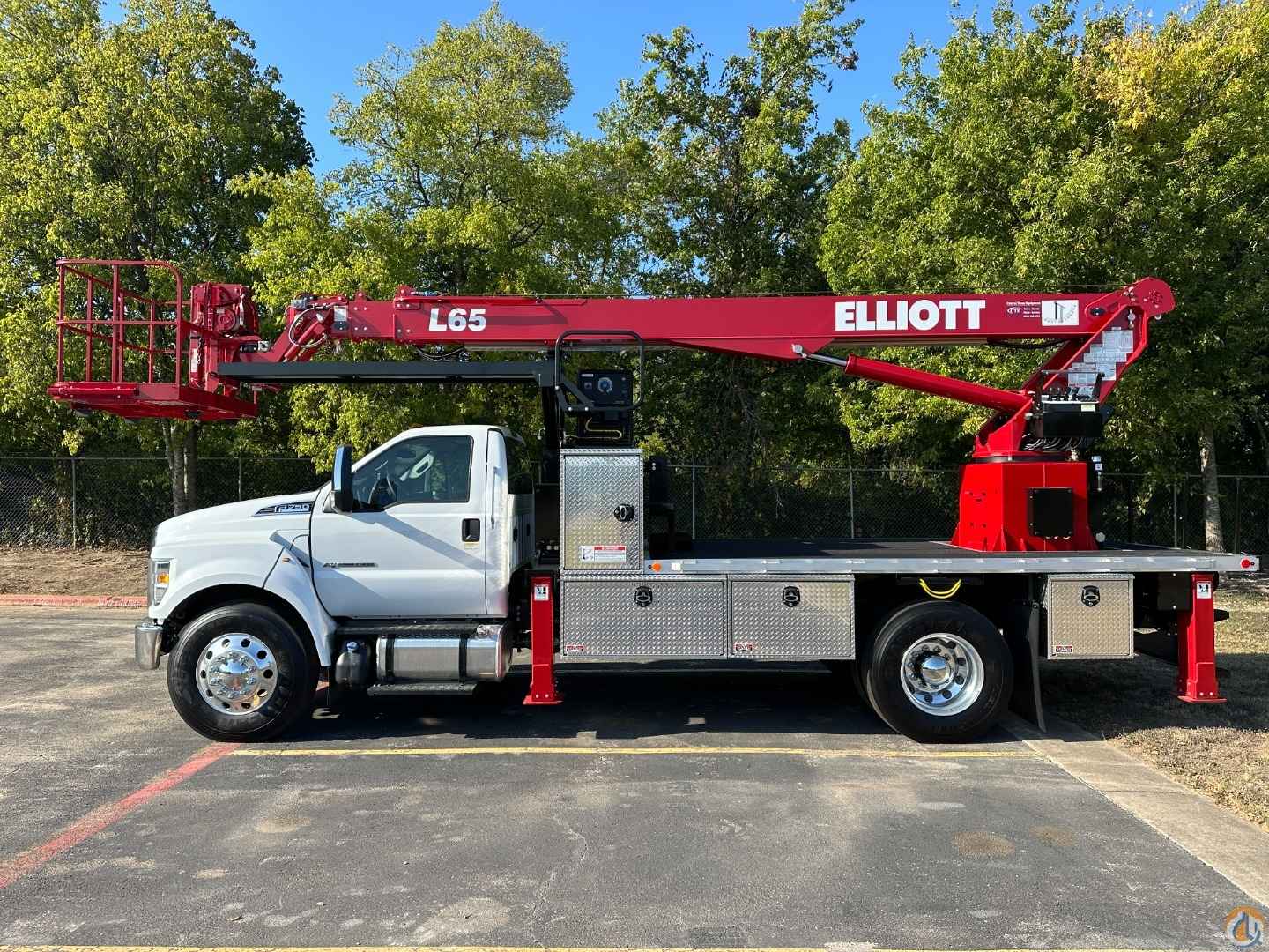 2024 Elliott L65R HiReach