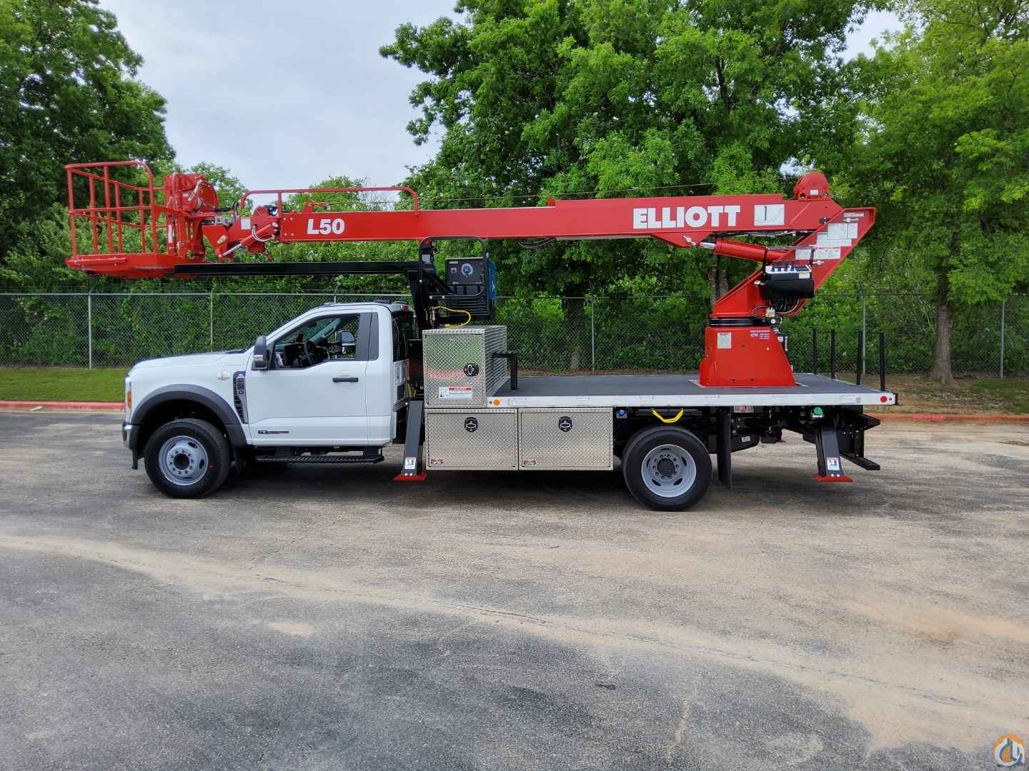 2024 Elliott L50