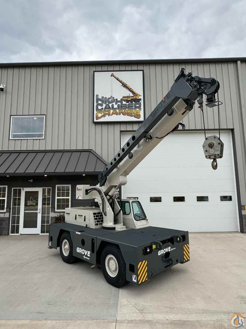 2015 Grove YB4409-2