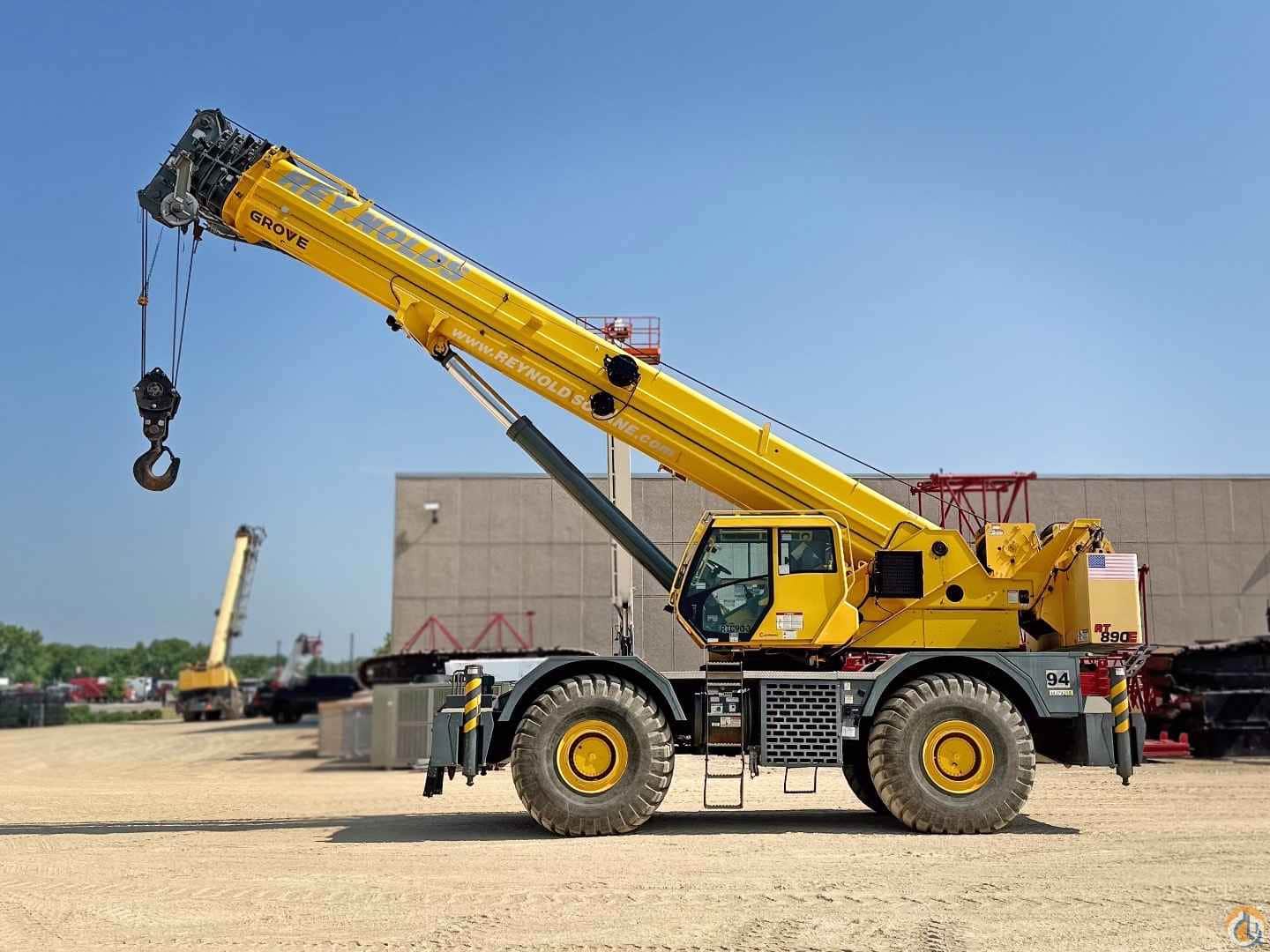 2010 Grove RT890E