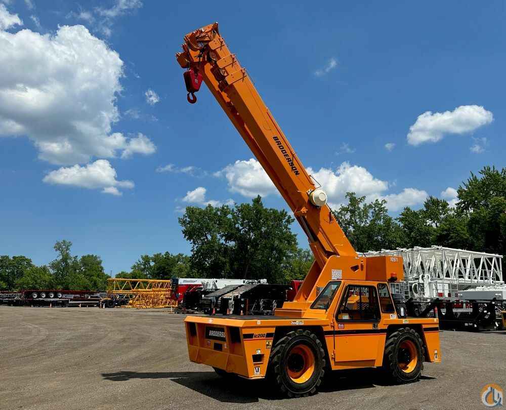 2014 Broderson IC-200-3H