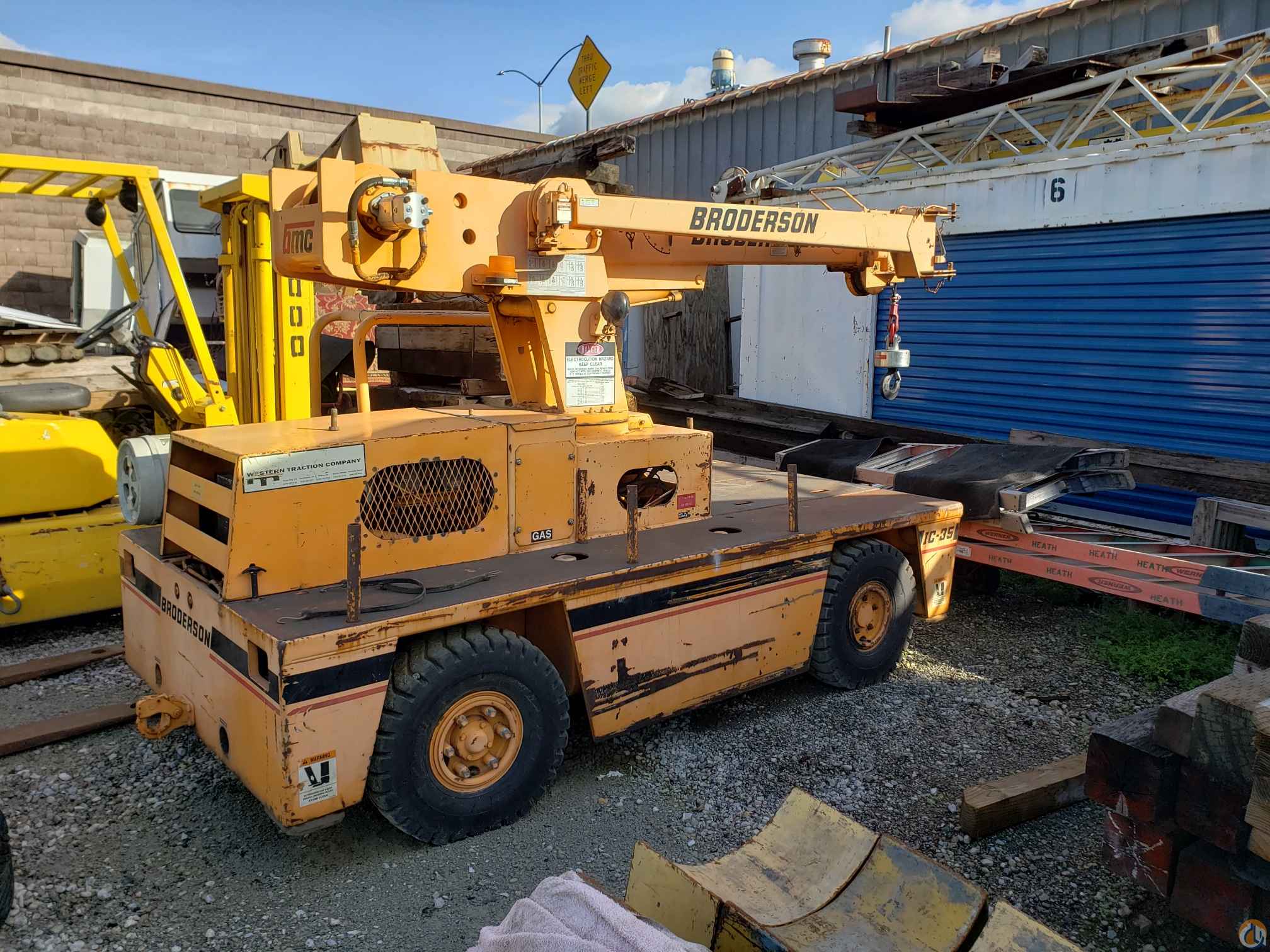 Broderson IC-35-2B