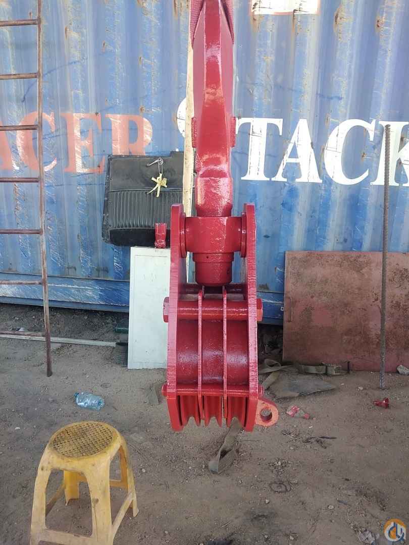 Johnson 35 Ton, Three Sheave, accommodates 5/8