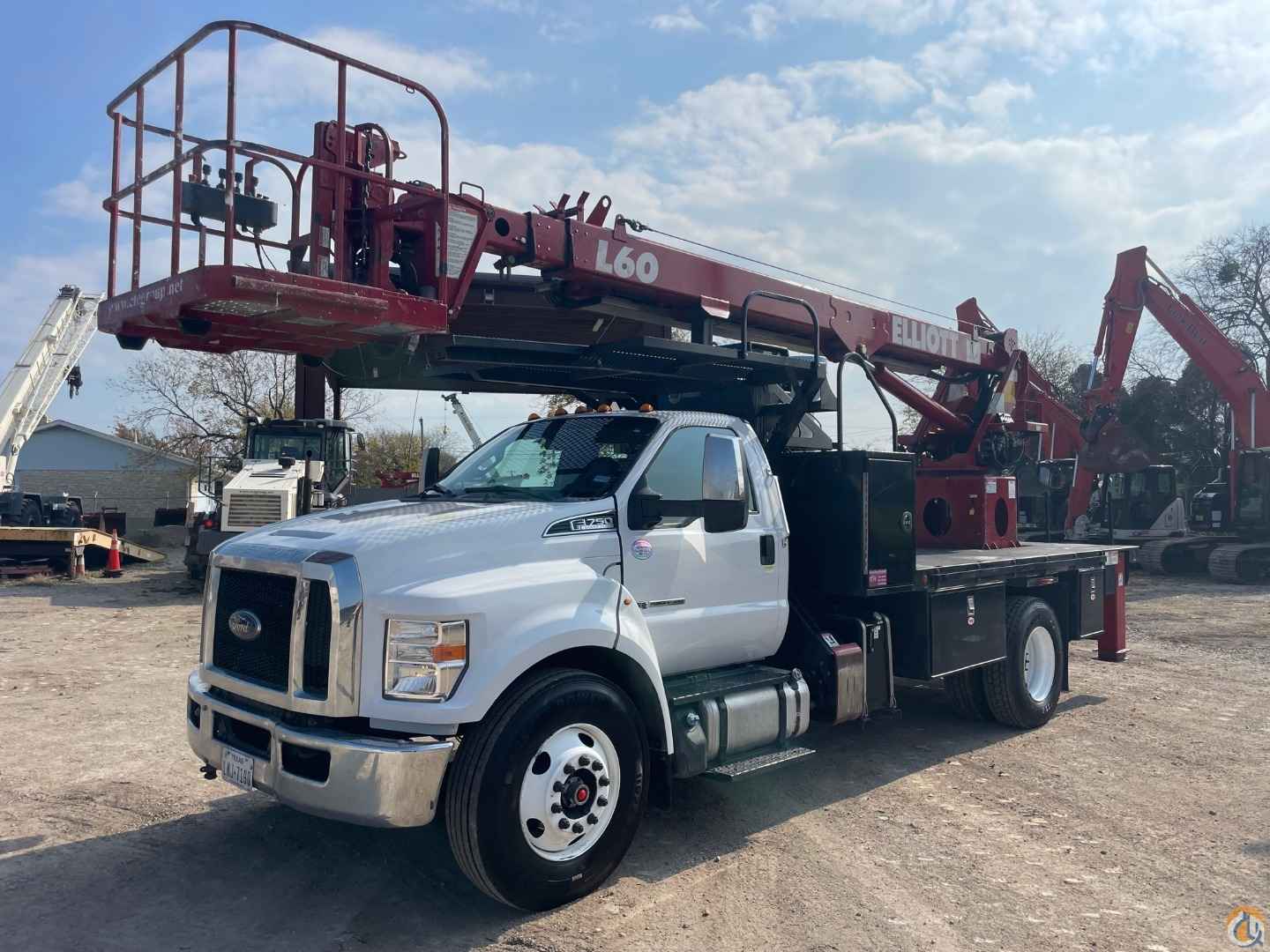 2018 Elliott L60R HiReach
