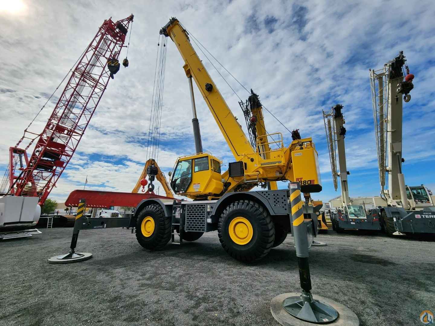 2014 Grove RT880E