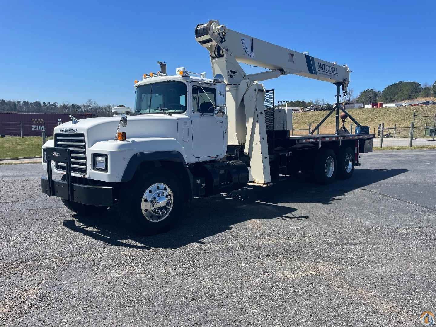 2002 National 800C