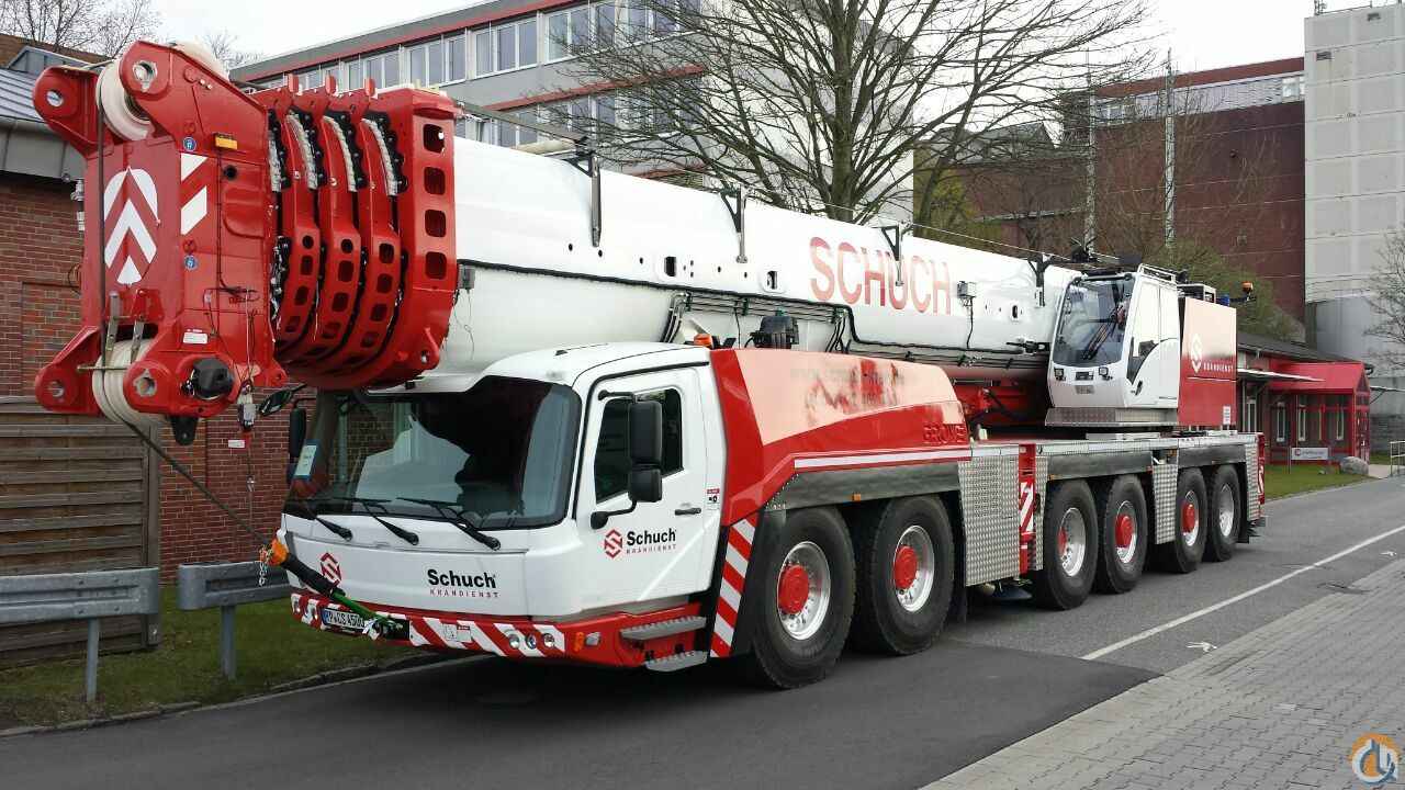 2021 Grove GMK6400