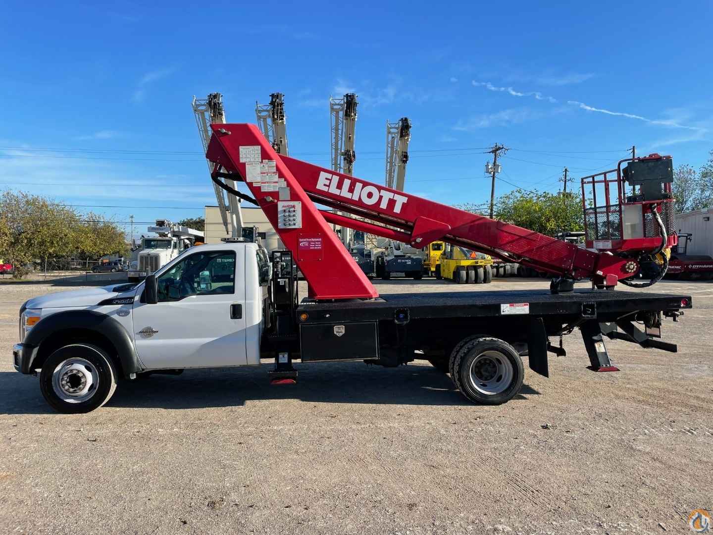 2015 Elliott V60F