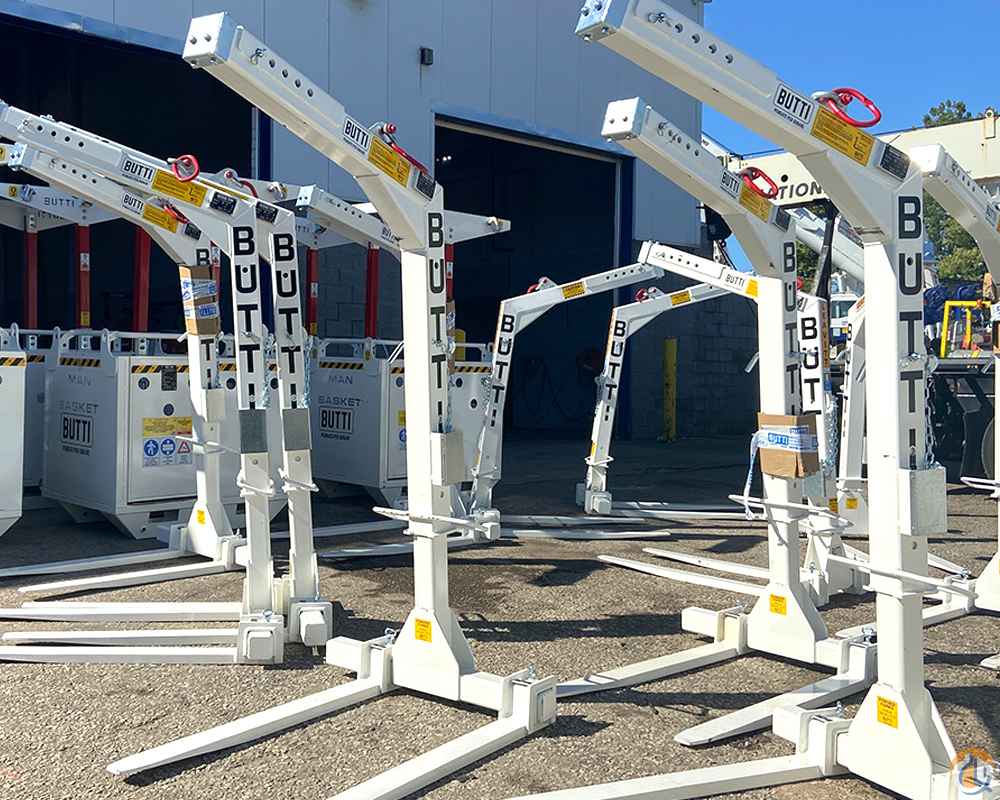 Self Leveling Pallet Forks (NEW!) -IN STOCK-