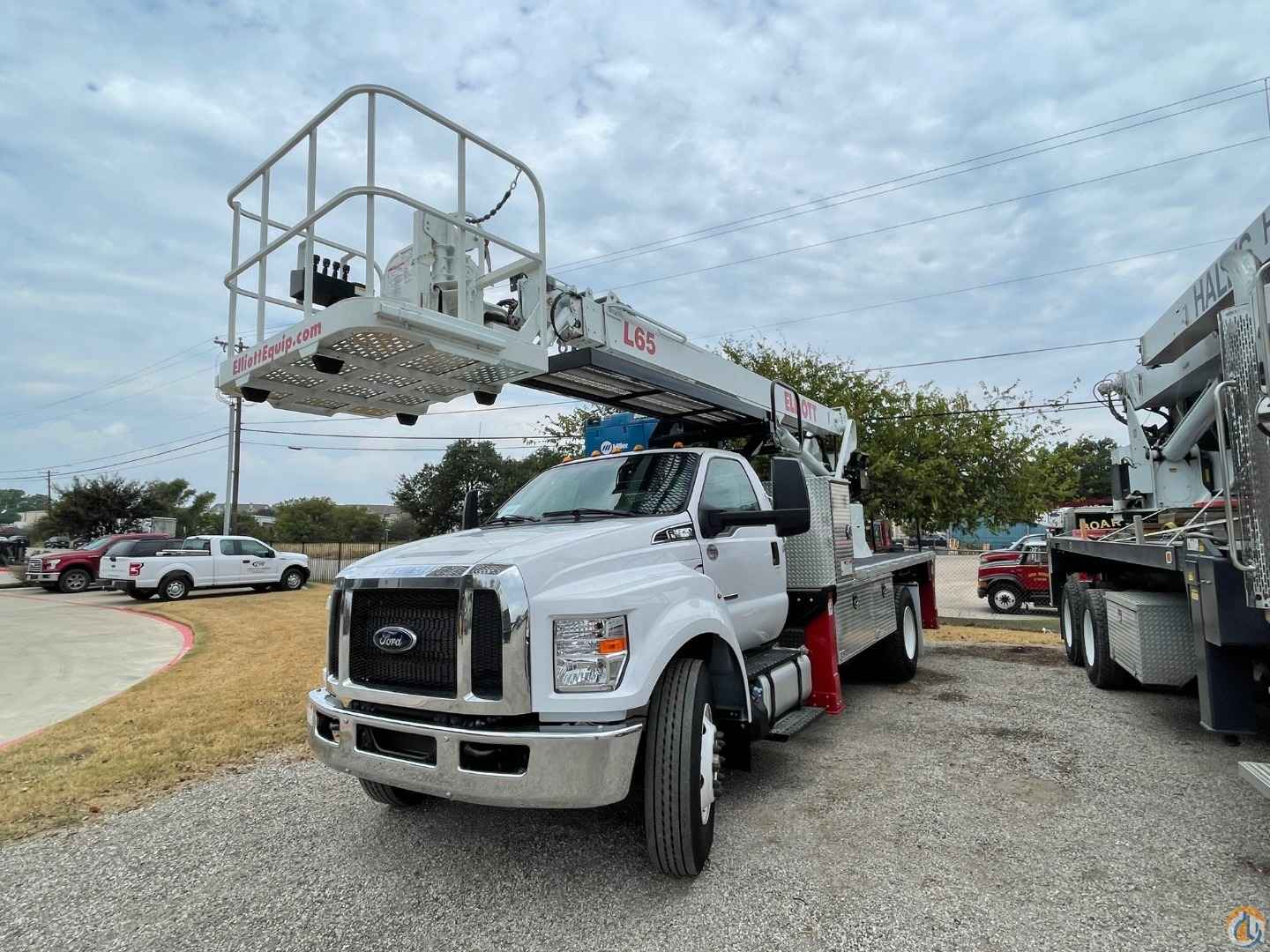 2022 Elliott L65R
