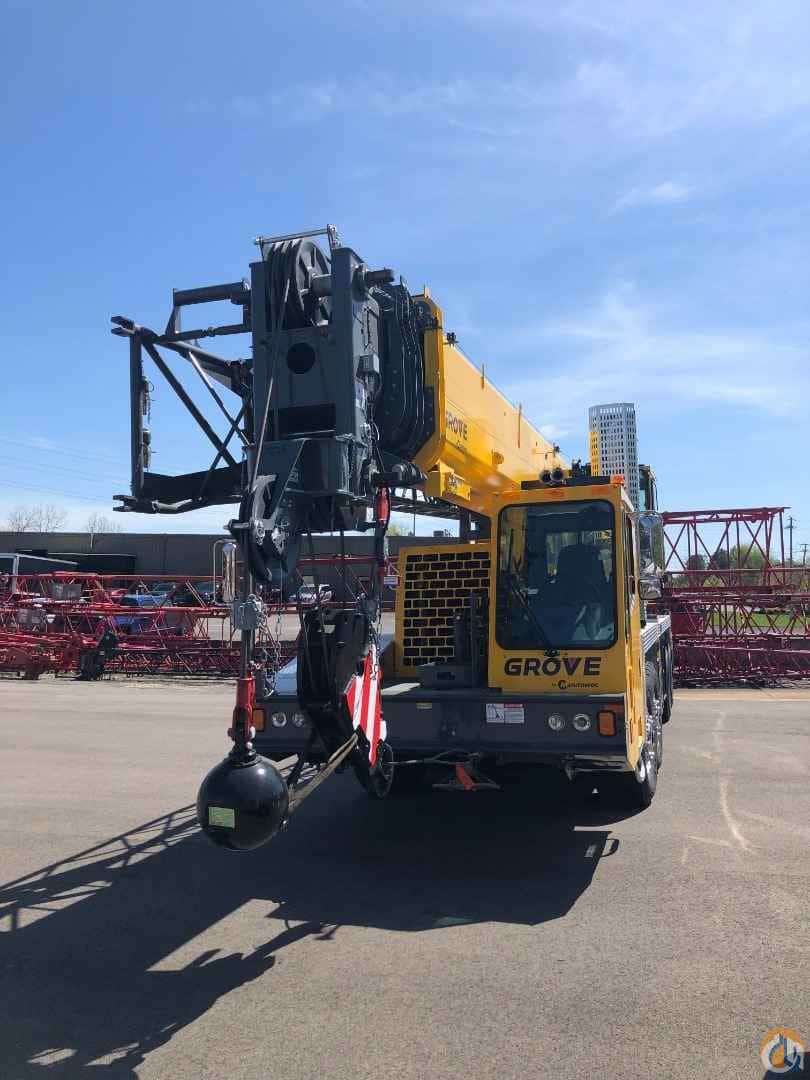 2022 Grove TMS700E