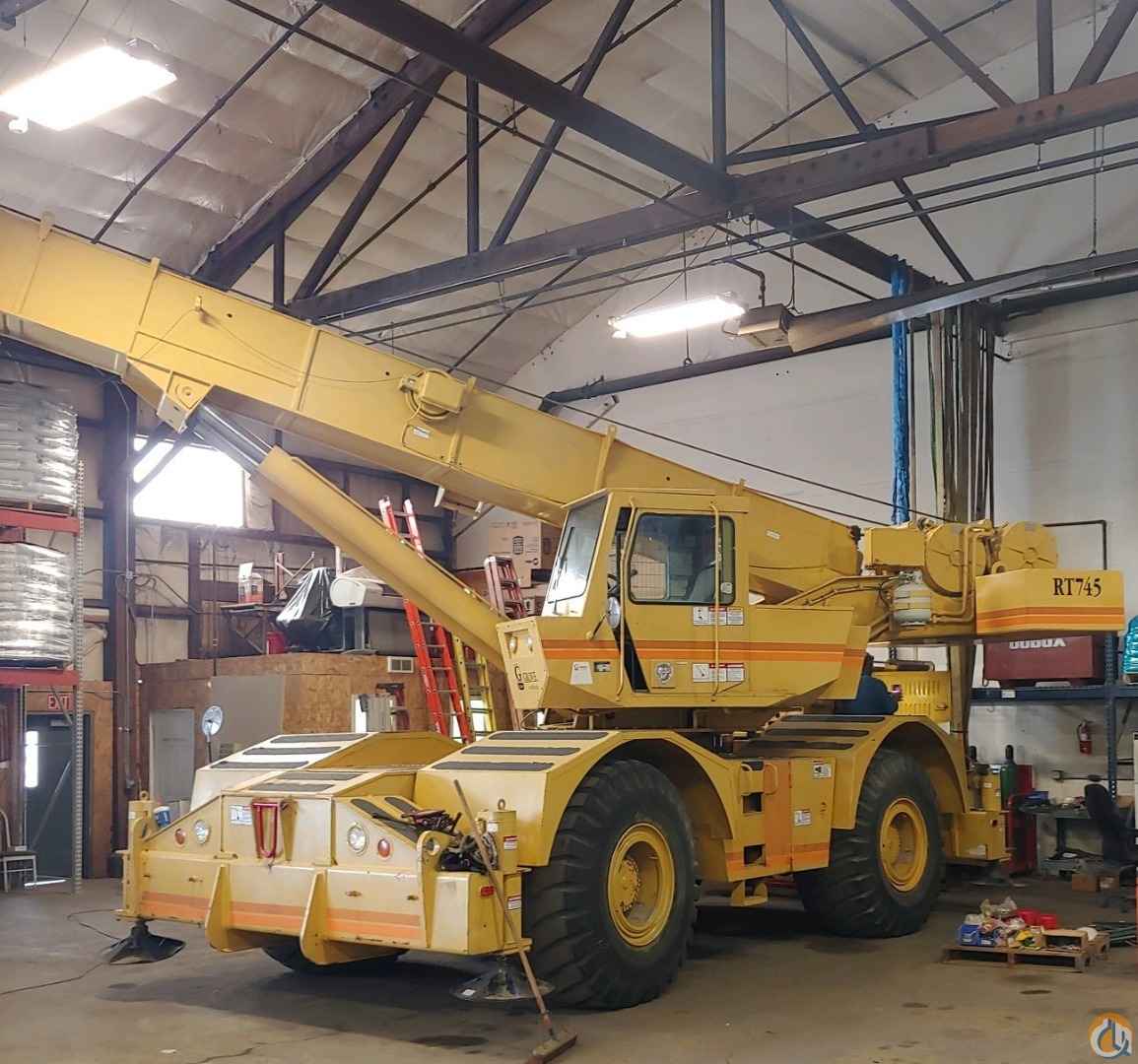1996 Grove RT745