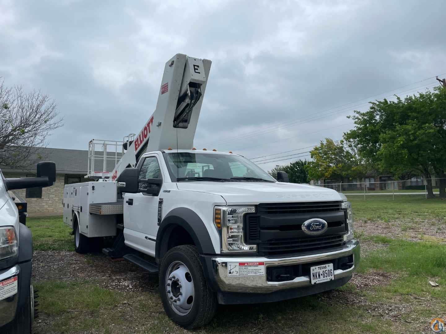 2019 Elliott V60F