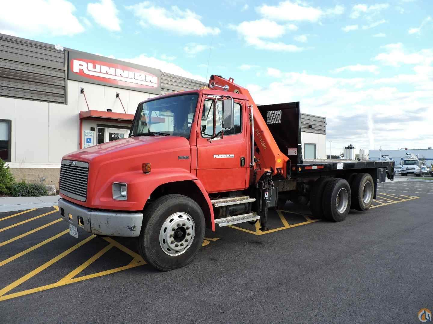 Palfinger PK14080 mounted on a 2001 Freightliner FL080