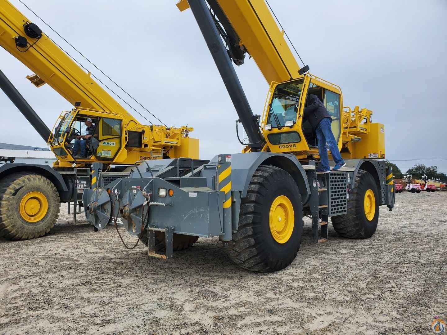 2016 Grove RT 880E