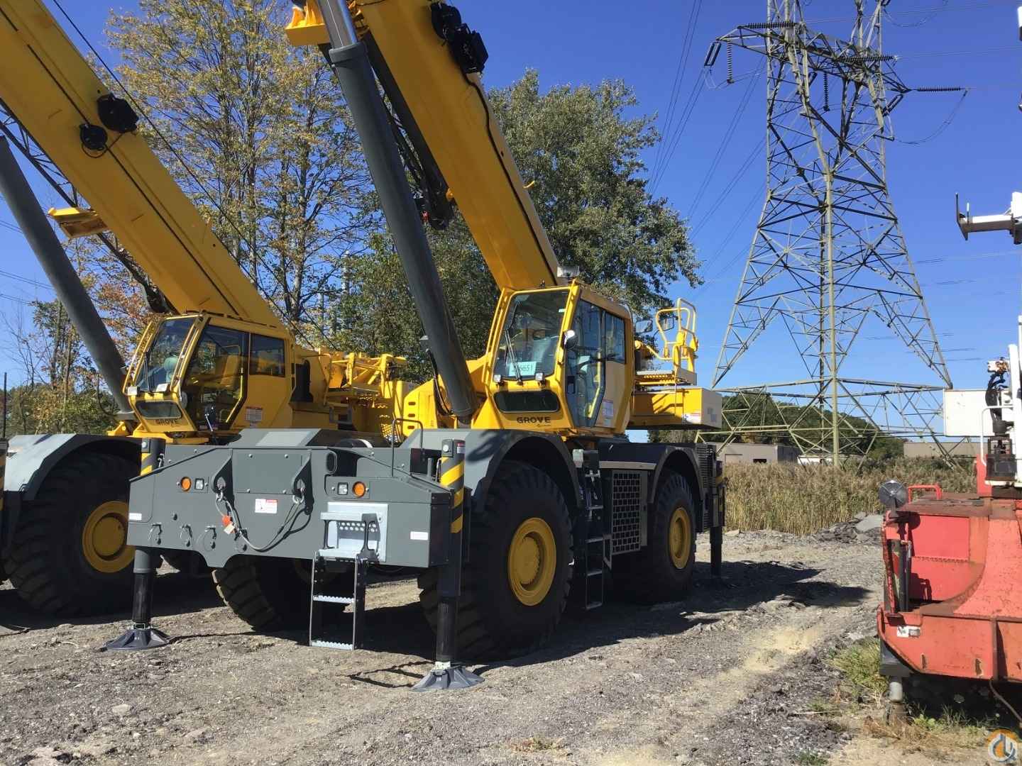 2019 GROVE GRT880