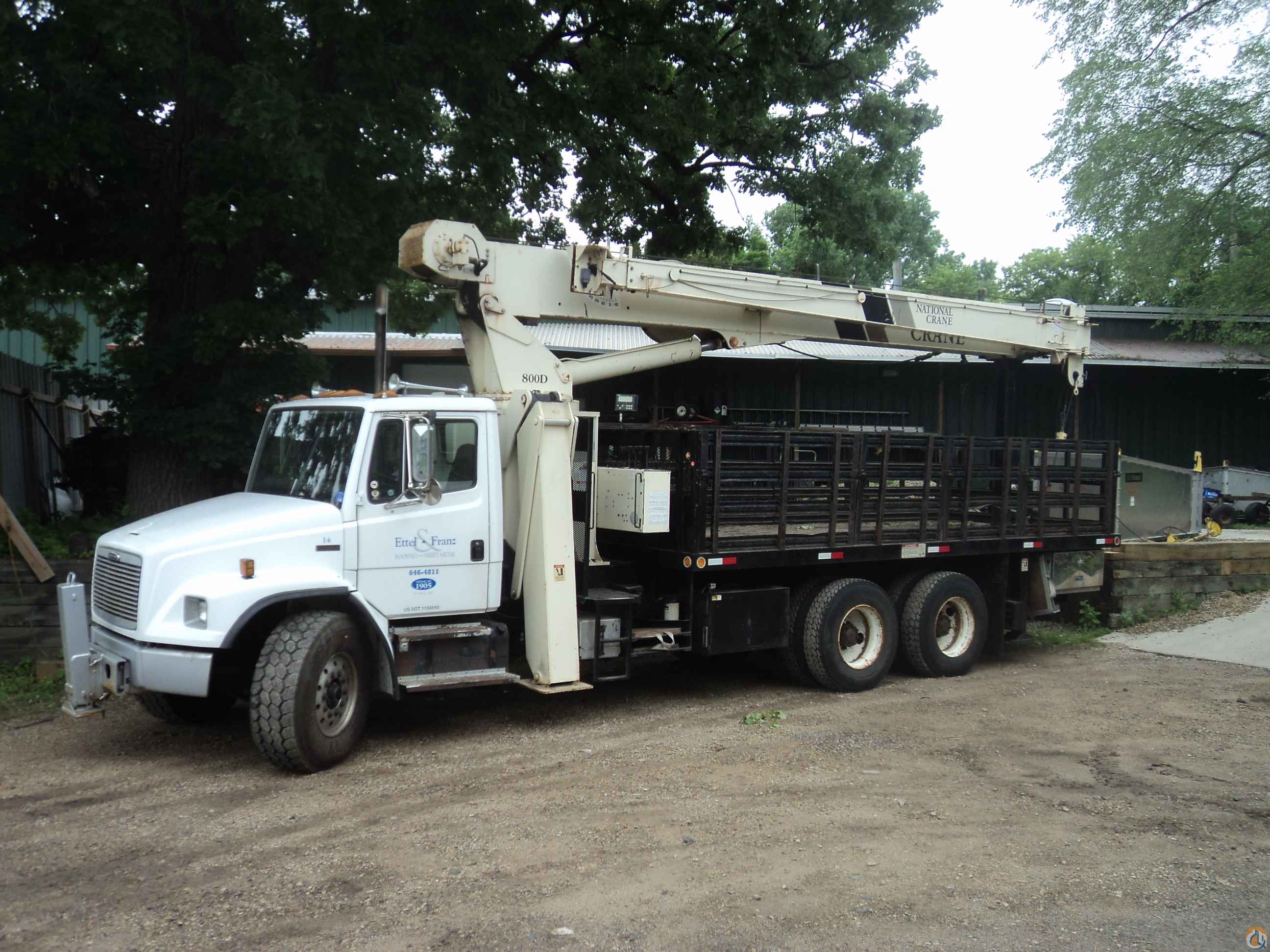 1998 National 880D
